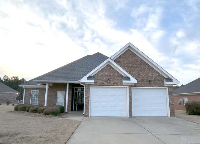 Property at 2440 Bluff Haven Ln, Hokes Bluff, AL 35903, 3 beds, 2 baths