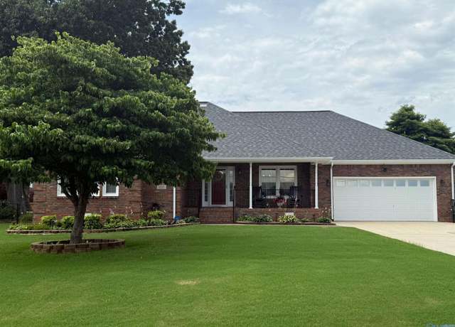 Property at 103 Katelyn Dr, Meridianville, AL 35759, 3 beds, 2.5 baths