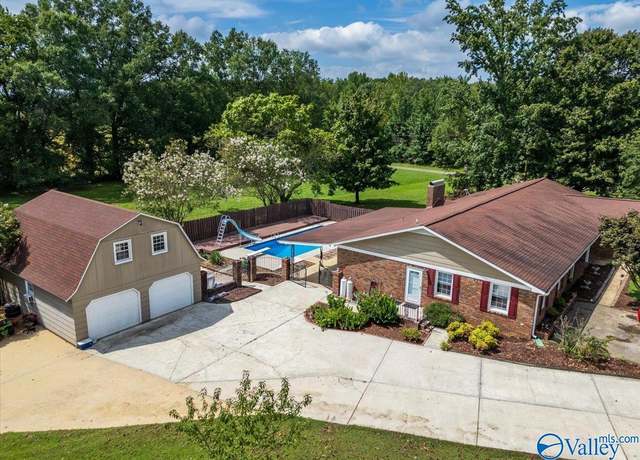 Property at 354 Hills Chapel Rd, Hazel Green, AL 35750, 3 beds, 3 baths
