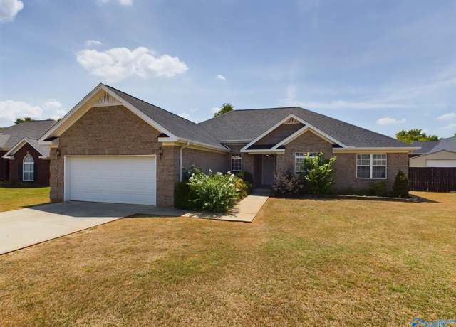 Property at 12527 Jesse Ln, Athens, AL 35613, 4 beds, 2 baths