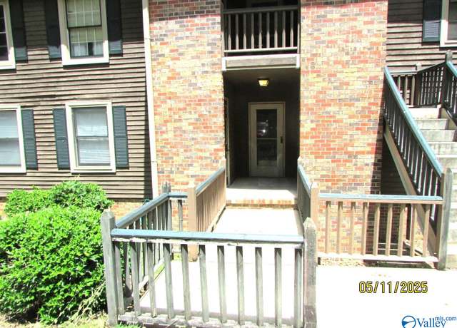 Property at 3025 Live Oak Ln, Huntsville, AL 35802, 2 beds, 2 baths