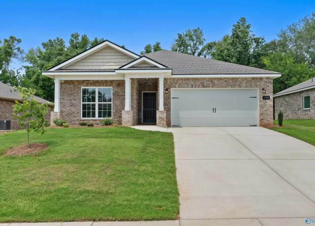 Property at 158 River Pointe Dr, New Market, AL 35761, 3 beds, 2 baths