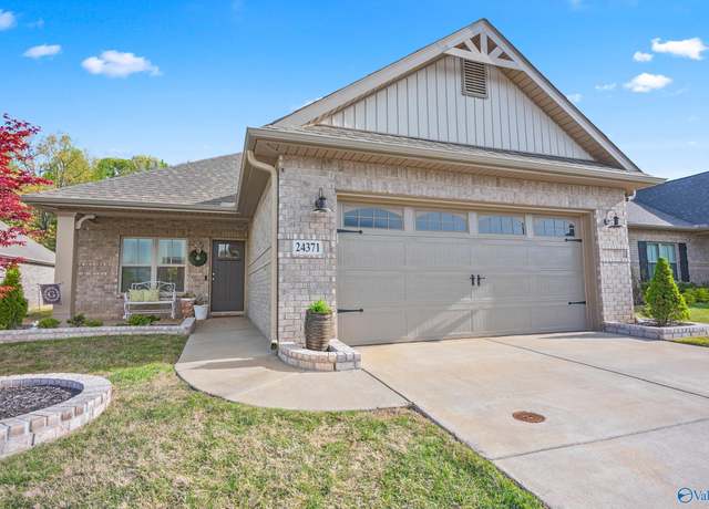 Property at 24371 Costello Dr, Athens, AL 35613, 3 beds, 2 baths