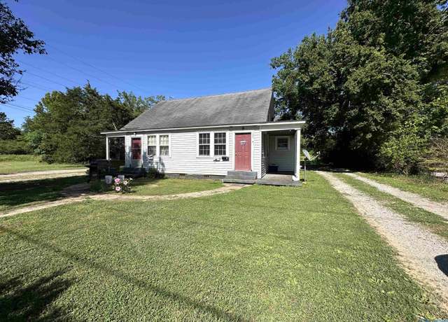 Property at 1002 East St, Moulton, AL 35650, 3 beds, 3 baths