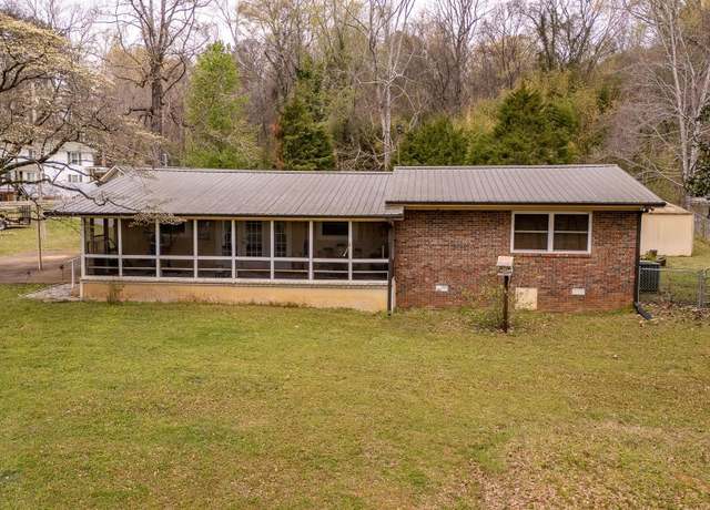 Property at 111 Elk River Shores Dr, Rogersville, AL 35652, 3 beds, 2 baths