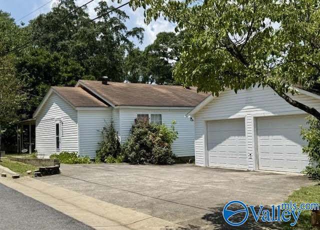 Property at 3632 Pearson Cir, Guntersville, AL 35976, 3 beds, 1.5 baths