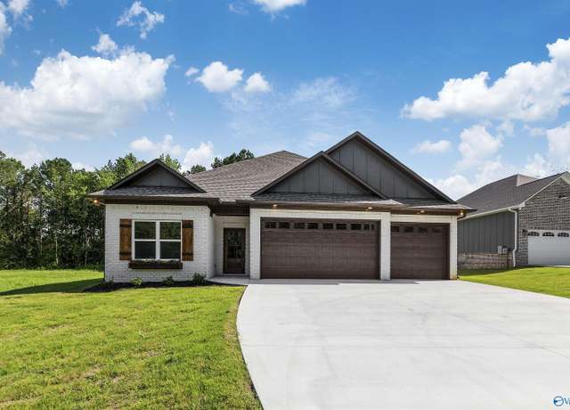 Property at 5914 Wyeth Mountain Rd, Guntersville, AL 35976, 4 beds, 3 baths