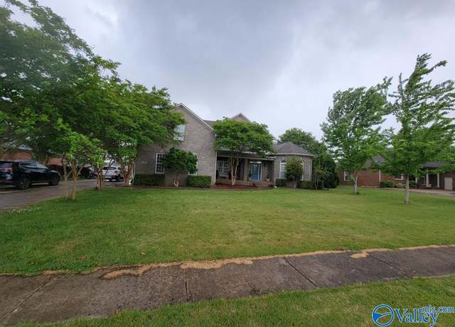 Property at 236 Lake Carmel Ct, Huntsville, AL 35811, 5 beds, 3.5 baths