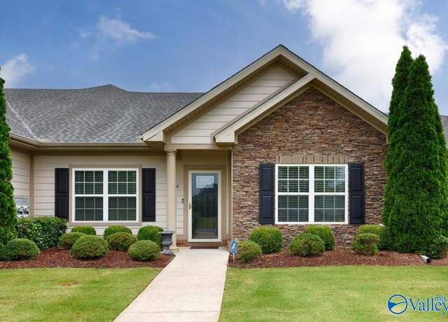 Property at 124 NW Moore Farm Cir #124, Huntsville, AL 35806, 3 beds, 2 baths