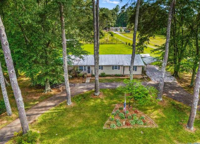 Property at 1908 Highway 36, Hartselle, AL 35640, 4 beds, 1.5 baths
