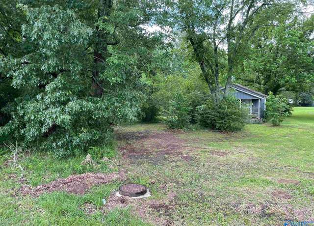 Property at 2410 Veterans Dr, Scottsboro, AL 35769