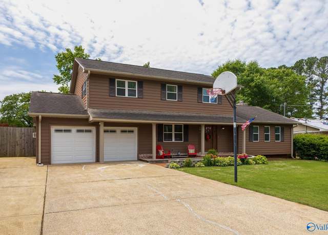 Property at 7701 Logan Dr SW, Huntsville, AL 35802, 4 beds, 2.5 baths