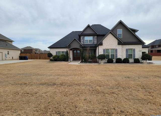Property at 372 Spencer Lakes Dr, Meridianville, AL 35759, 5 beds, 3.5 baths