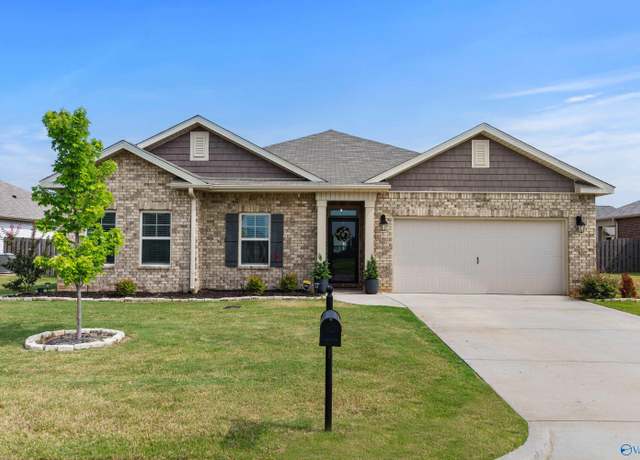 Property at 25032 Delilah Cir, Athens, AL 35613, 4 beds, 2.5 baths