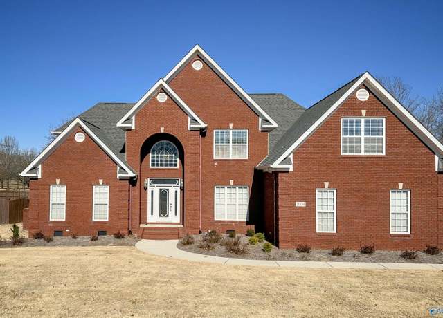 Property at 2004 Brayden Dr, Decatur, AL 35603, 5 beds, 3.5 baths