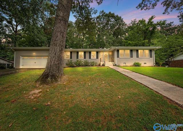 Property at 3424 Creek Cir, Guntersville, AL 35976, 3 beds, 2 baths