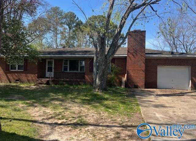 Property at 504 Betty St SW, Decatur, AL 35601, 3 beds, 2 baths
