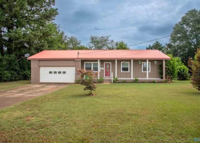 Property at 106 Will St, Moulton, AL 35650, 4 beds, 2 baths