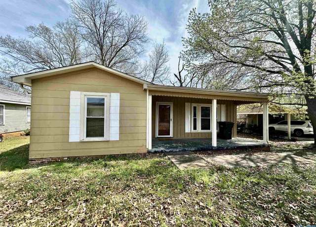 Property at 609 South St, Scottsboro, AL 35768, 2 beds, 1 bath