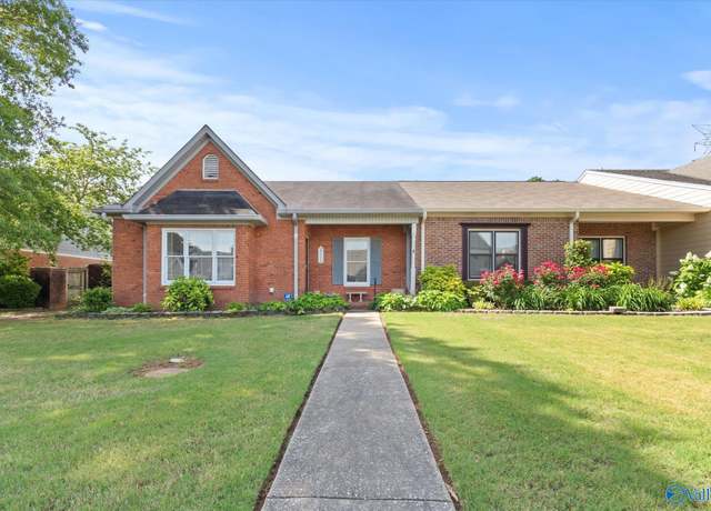 Property at 2117 Eastbrook Se SE, Decatur, AL 35601, 2 beds, 2 baths