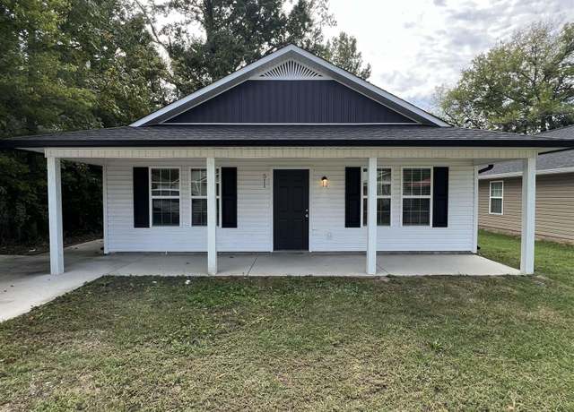 Property at 511 Hoke St, Gadsden, AL 35903, 3 beds, 2 baths