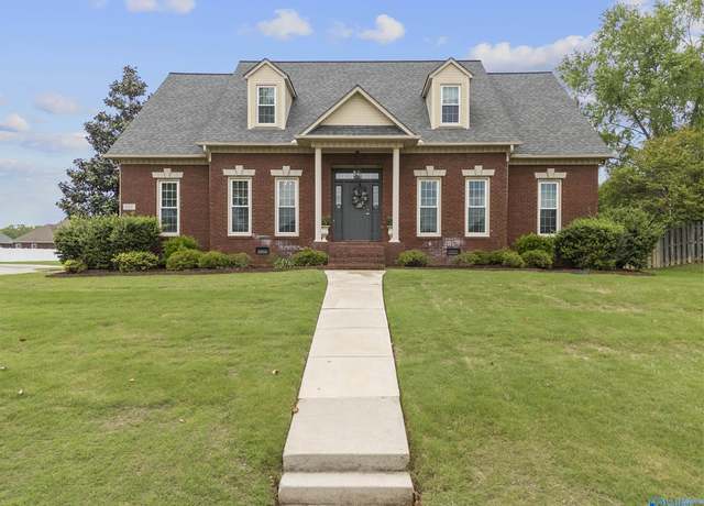 Property at 107 Thomas Woods Ct, Huntsville, AL 35806, 4 beds, 3.5 baths