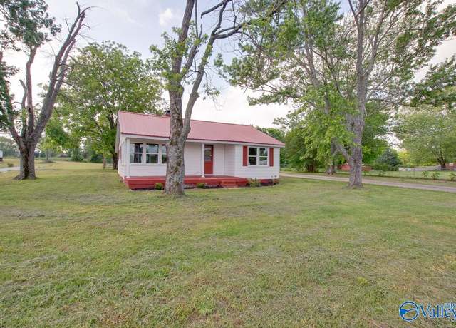 Property at 14004 Elk River Mills Rd, Athens, AL 35614, 2 beds, 1 bath