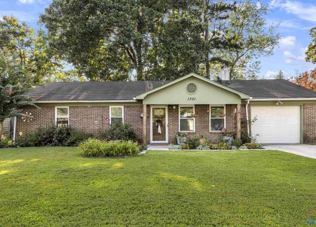 Property at 1701 Saginaw Ln SW, Decatur, AL 35603, 3 beds, 2 baths