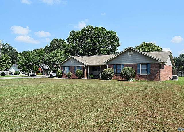 Property at 151 Cooper Dr, Huntsville, AL 35811, 3 beds, 2 baths
