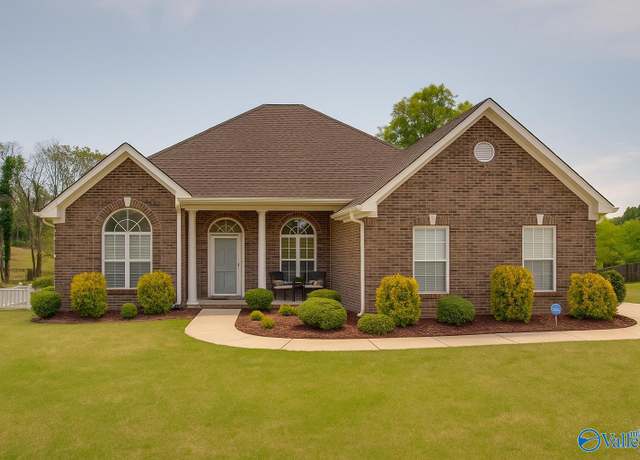 Property at 227 Lee Bowden Dr, Huntsville, AL 35806, 4 beds, 2 baths