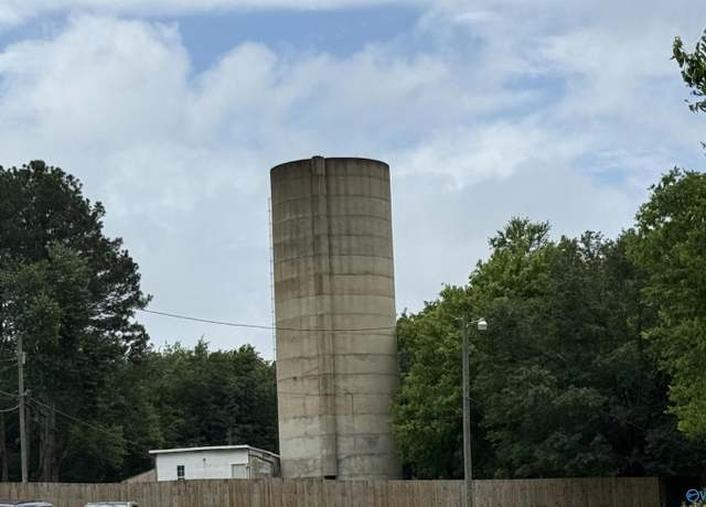 Property at 70 Neptune Dr, Arab, AL 35016