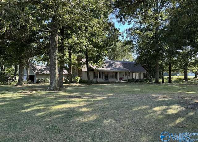 Property at 1685 County Road 837, Boaz, AL 35957, 4 beds, 2 baths