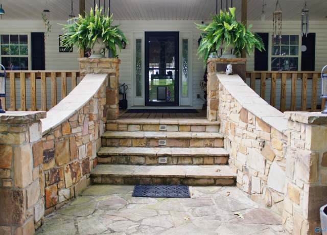 Property at 355 Lake Mary Louise, Gadsden, AL 35904, 3 beds, 2 baths