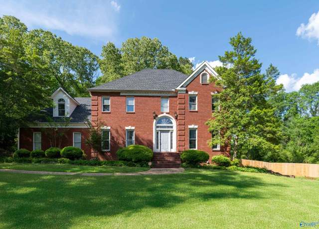 Property at 705 Arrowhead Village Rd, Winfield, AL 35594, 5 beds, 3.5 baths