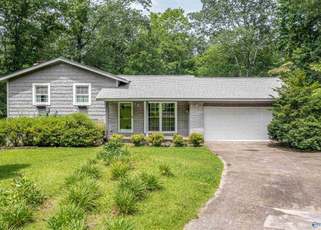Property at 304 Sherwood Dr, Gadsden, AL 35904, 3 beds, 1.5 baths