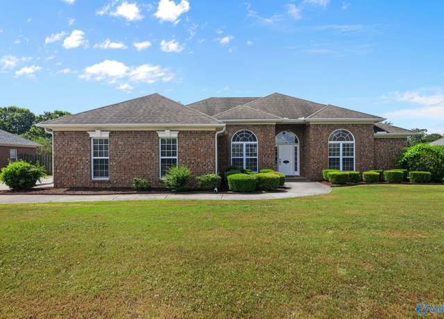 Property at 102 Mabscott Dr, Madison, AL 35758, 3 beds, 2 baths