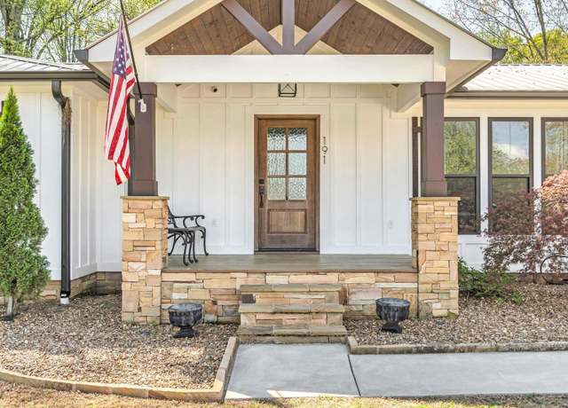 Property at 191 10th St W, Grant, AL 35747, 3 beds, 2 baths