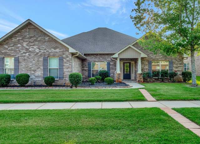 Property at 7913 Gabriela Dr NW, Huntsville, AL 35806, 4 beds, 3 baths