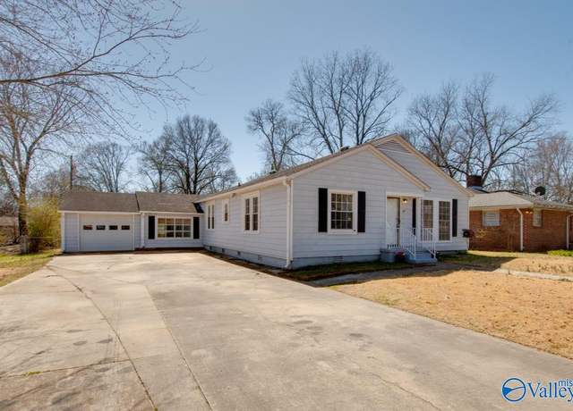 Property at 1411 Beech St SE, Decatur, AL 35601, 3 beds, 2 baths