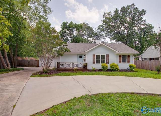 Property at 2401 Bonita Dr SW, Huntsville, AL 35801, 3 beds, 2 baths