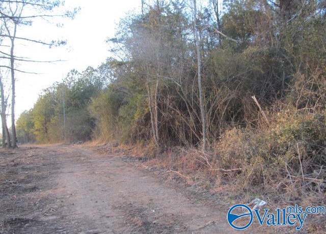 Property at 8 Martling Rd, Albertville, AL 35951