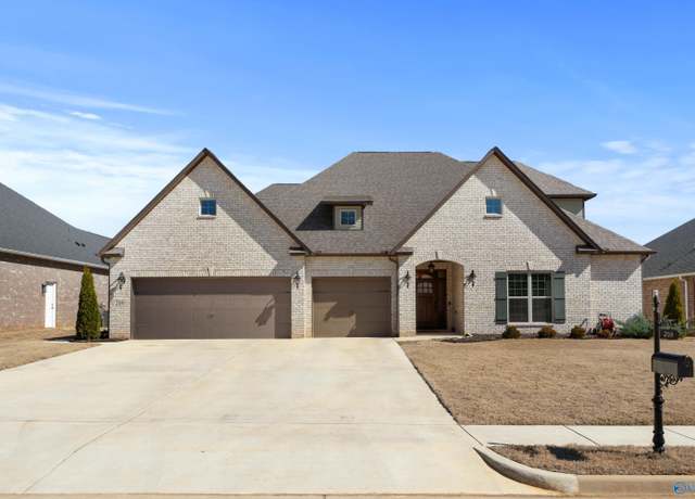 Property at 209 Somerdale Ln, Huntsville, AL 35811, 4 beds, 3.5 baths