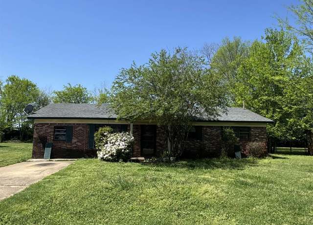 Property at 928 Spring Ct SW, Decatur, AL 35603, 4 beds, 1.5 baths