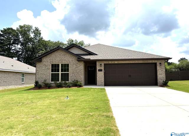 Property at 2123 Dawson Ln NE, Cullman, AL 35058, 3 beds, 2 baths