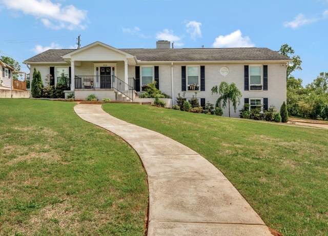 Property at 212 Longwood Dr SE, Huntsville, AL 35801, 4 beds, 3.5 baths