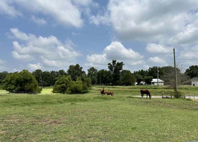 Property at 813 Copeland Rd, Arab, AL 35016