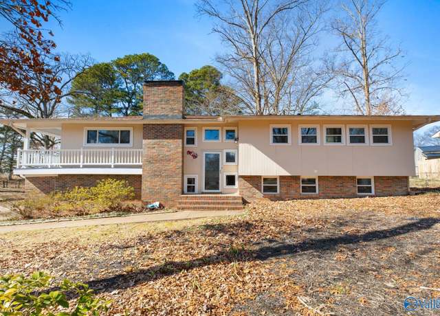 Property at 2001 Morningside Dr NW, Hartselle, AL 35640, 5 beds, 3 baths