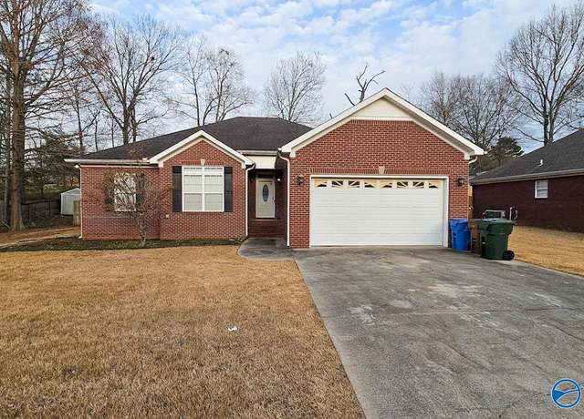 Property at 802 Bellemeade St SW, Hartselle, AL 35640, 3 beds, 2 baths