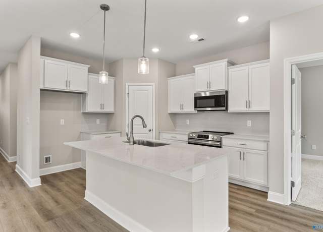 Property at 229 Jerrie Lynn Blvd, Meridianville, AL 35759, 3 beds, 2 baths