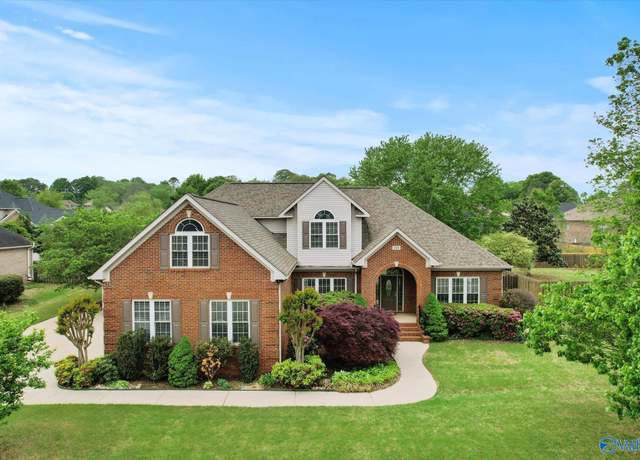 Property at 114 River Meadow Way, Huntsville, AL 35811, 5 beds, 4 baths